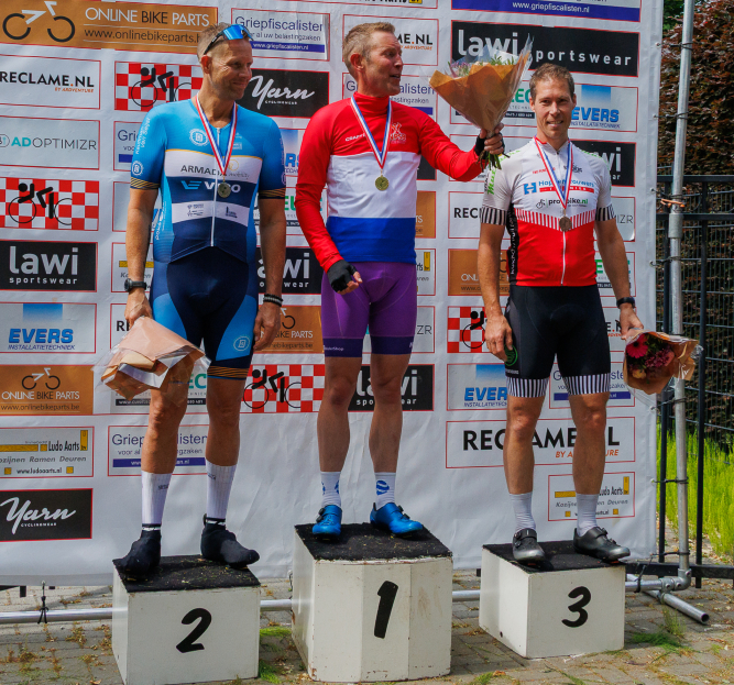 foto podium NPSB 45+ 2025